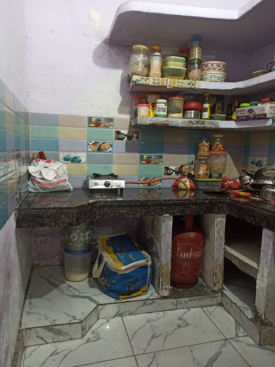 Storage shelves and full cooking area